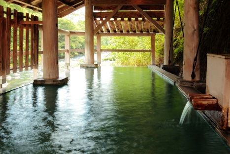 秋保温泉 佐勘露天風呂「河原の湯」